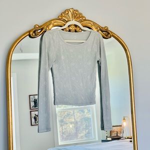 Juniors' Long Sleeve Ribbed Scoop Neck T-Shirt